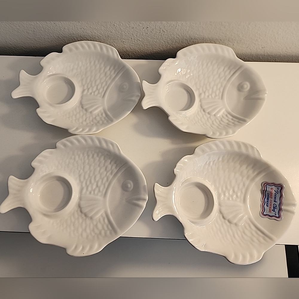 4-PC Set French Chef Gourmet Cookware Fish Shaped Dishes with sauce Compartment